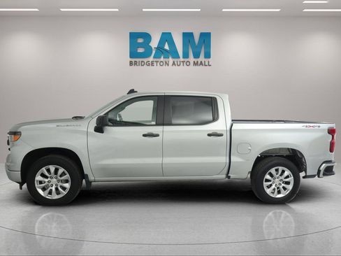 Used 2022 Chevrolet Silverado 1500 Custom image 6