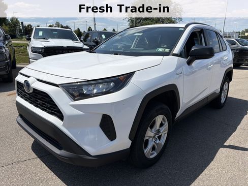 Used 2021 Toyota RAV4 LE AWD/4WD image 4