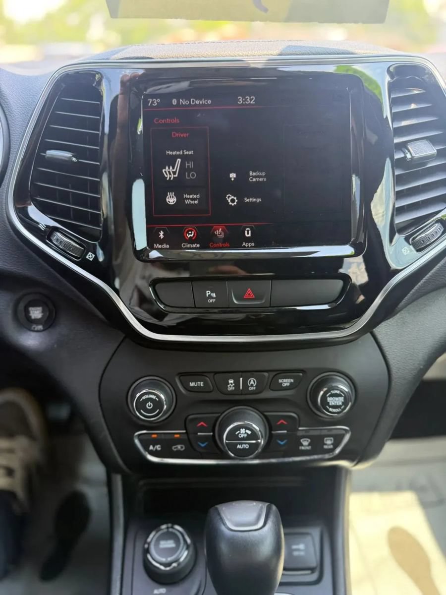 Used 2019 Jeep Cherokee High Altitude AWD/4WD image 16