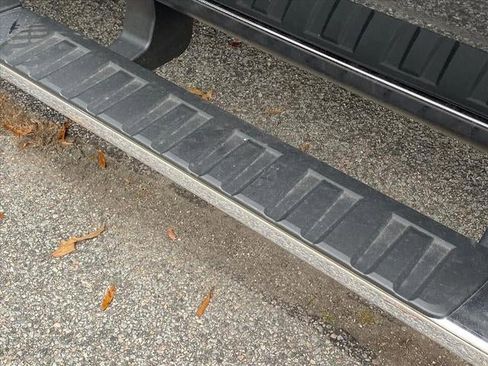 Certified 2025 GMC Canyon Denali image 26