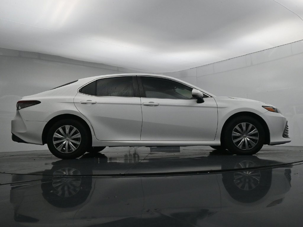 Used 2022 Toyota Camry LE FWD image 24