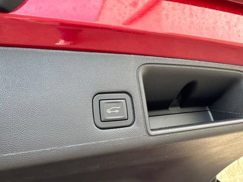 Used 2024 GMC Terrain Denali w/ Denali Premium Package AWD/4WD image 11
