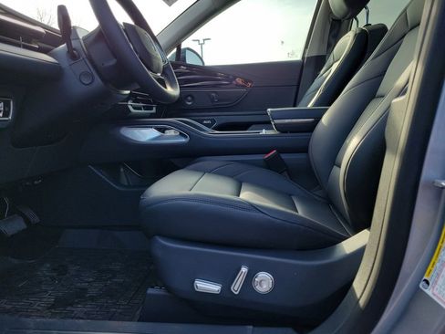 New 2026 Lincoln Nautilus Premier w/ Equipment Group 102A image 17