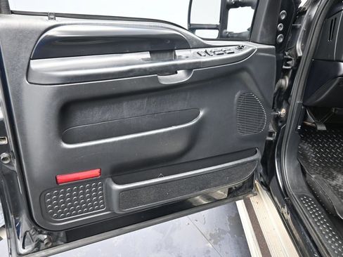 Used 2004 Ford F350 Harley-Davidson image 9