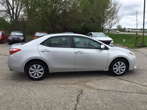 Used 2014 Toyota Corolla LE FWD image 5