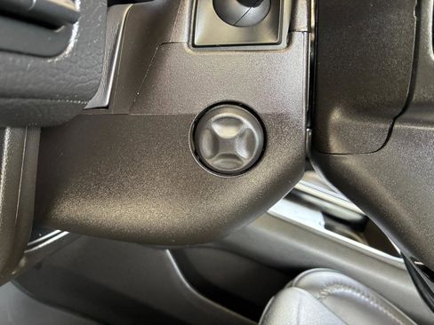 Used 2021 GMC Yukon XL Denali image 26