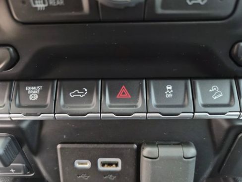 Used 2022 Chevrolet Silverado 2500 LT w/ Convenience Package AWD/4WD image 31