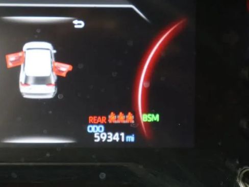 Used 2024 Toyota RAV4 XLE FWD image 20