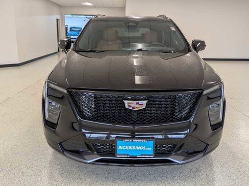 Used 2024 Cadillac XT4 Sport image 2