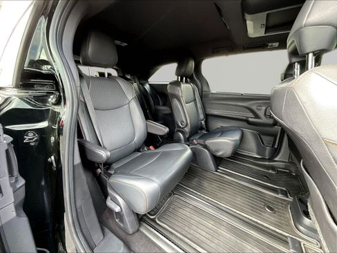Used 2021 Toyota Sienna XSE w/ XSE Plus Package FWD image 25