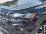 Used 2023 Jeep Compass Limited image 2
