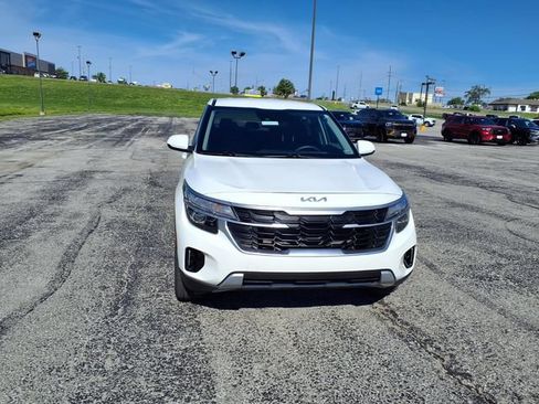 Used 2024 Kia Seltos LX AWD/4WD image 4