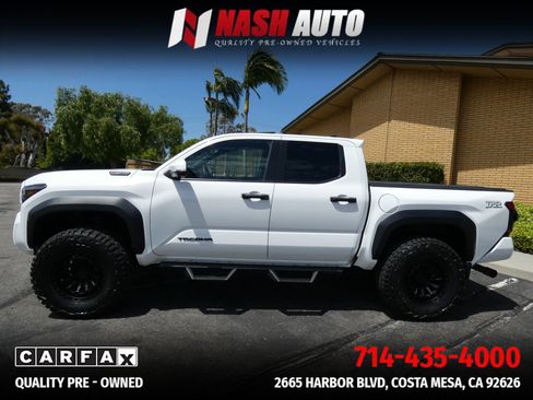 Used 2025 Toyota Tacoma TRD Off-Road w/ TRD Off Road Premium Package AWD/4WD image 15