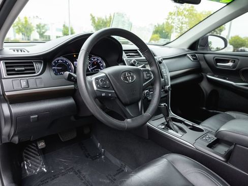 Used 2017 Toyota Camry XLE w/ Convenience Package FWD image 10