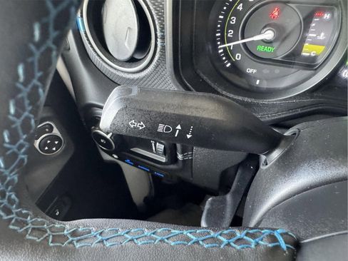Used 2025 Jeep Wrangler Unlimited Rubicon 4xe AWD/4WD image 17