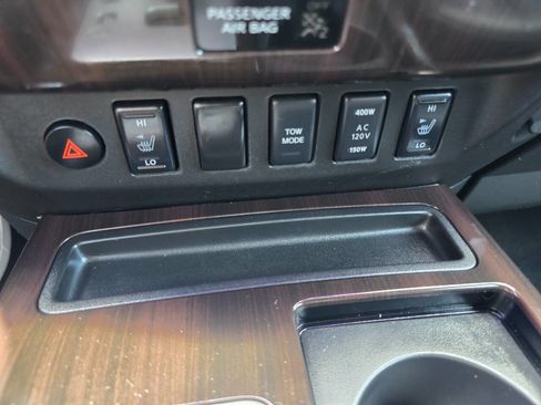 Used 2015 Nissan Titan SL w/ SL Moonroof Package AWD/4WD image 19