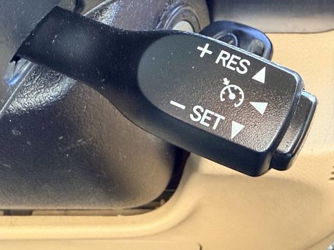 Used 2017 Toyota Camry LE image 23