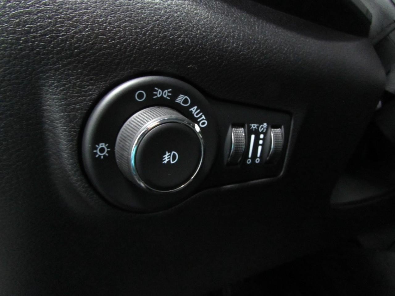 Used 2022 Jeep Compass Latitude AWD/4WD image 22