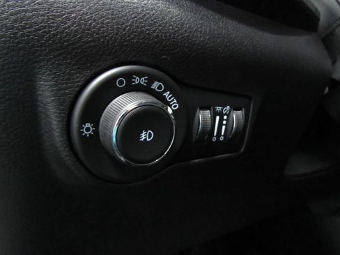 Used 2022 Jeep Compass Latitude AWD/4WD image 22