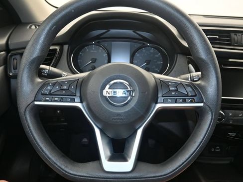 Used 2020 Nissan Rogue S FWD image 13