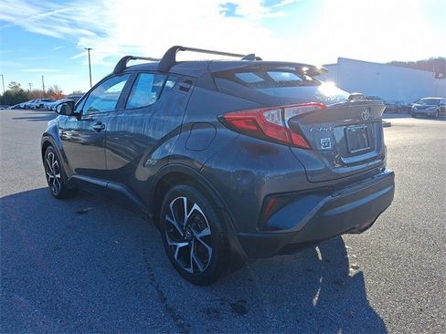 Used 2018 Toyota C-HR XLE image 4