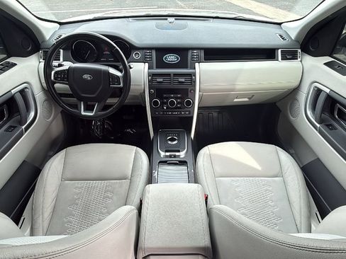 Used 2018 Land Rover Discovery Sport SE AWD/4WD image 20