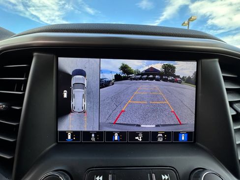 Used 2023 GMC Acadia AT4 w/ Technology Package AWD/4WD image 32