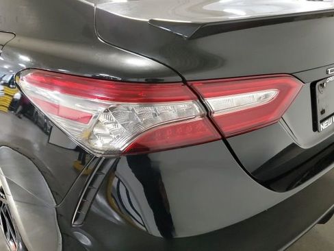 Used 2019 Toyota Camry XSE image 30
