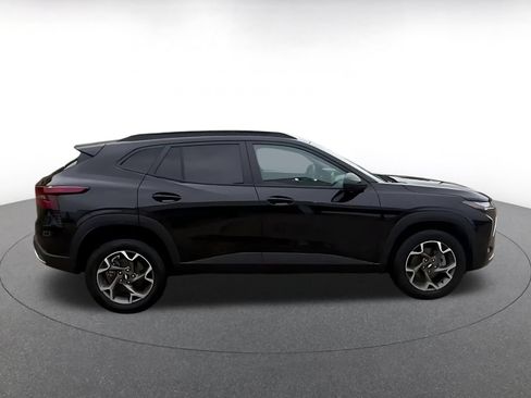 Used 2025 Chevrolet Trax LT FWD image 15