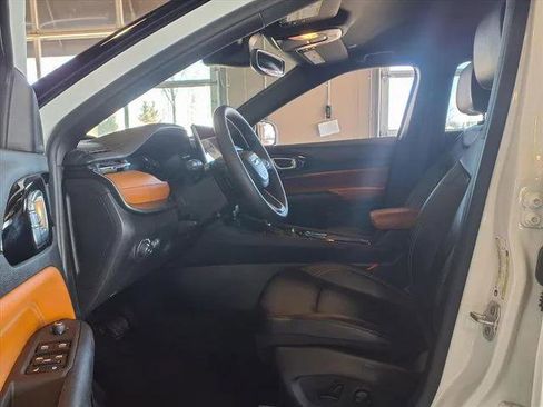 Certified 2025 Jeep Compass Limited AWD/4WD image 17