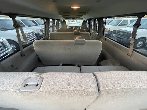 Used 2017 Chevrolet Express 3500 LT w/ LT Preferred Equipment Group image 6