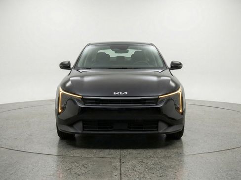 Used 2025 Kia K4 FWD image 2