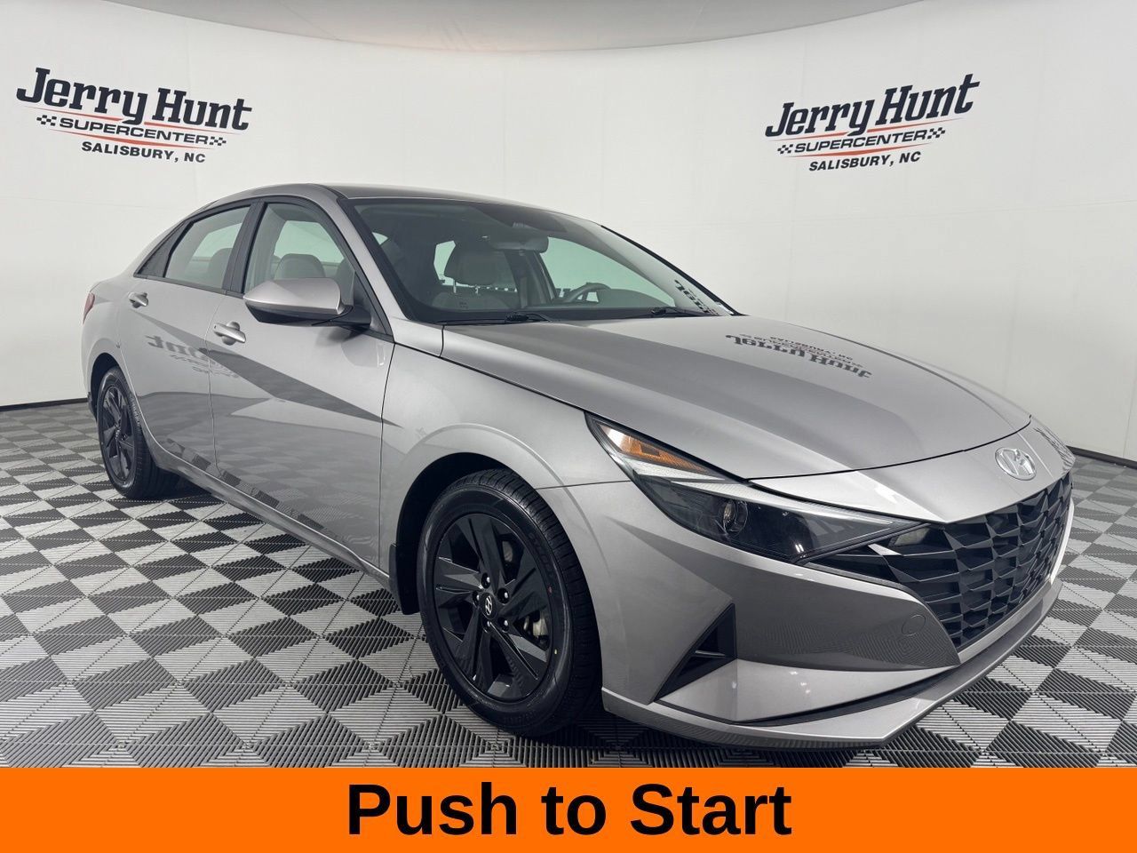 Used 2023 Hyundai Elantra SEL w/ Winter Weather Package FWD image 6