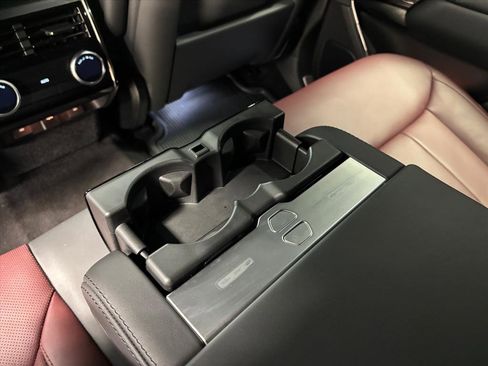 Used 2024 Land Rover Range Rover Sport Dynamic SE image 25