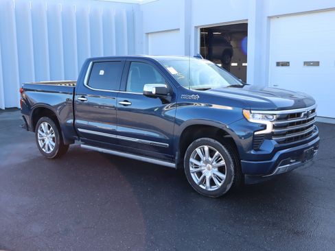 Used 2022 Chevrolet Silverado 1500 High Country w/ High Country Premium Package image 14