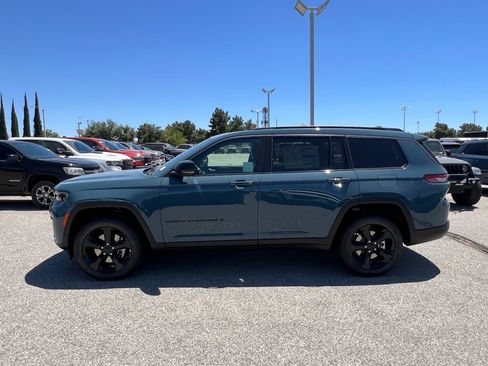 New 2026 Jeep Grand Cherokee L Limited w/ Limited Altitude Package RWD image 3