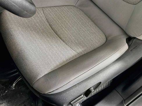 Used 2025 Toyota Sienna LE AWD/4WD image 20