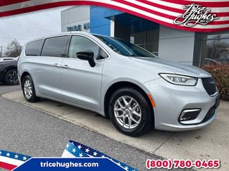 Used 2024 Chrysler Pacifica Touring-L video 1