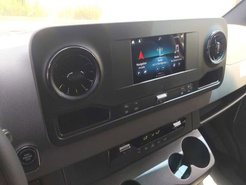 Used 2024 Mercedes-Benz Sprinter 3500 image 6