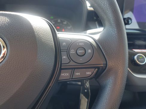 Used 2025 Toyota Corolla LE image 21