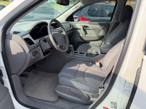 Used 2015 Chevrolet Traverse LS AWD/4WD image 10