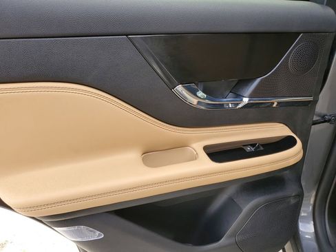 Certified 2023 Lincoln Corsair Reserve w/ Equipment Group 201A image 9