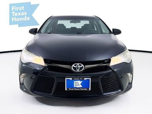Used 2015 Toyota Camry SE FWD image 2