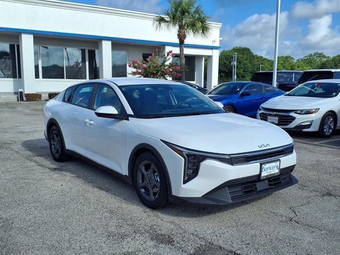 Used 2025 Kia K4 FWD image 20