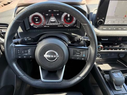 Used 2022 Nissan Rogue Platinum AWD/4WD image 26