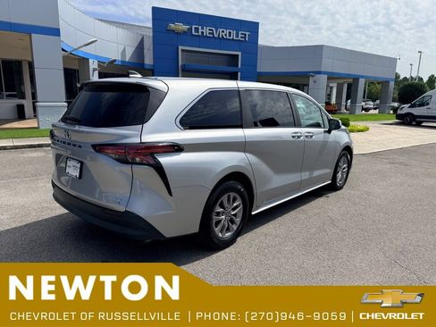 Used 2022 Toyota Sienna LE FWD image 23