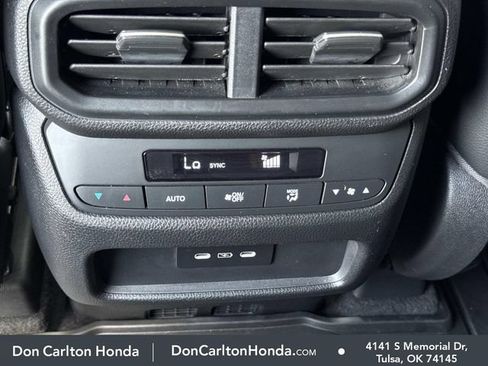 Used 2025 Honda Pilot Touring image 17