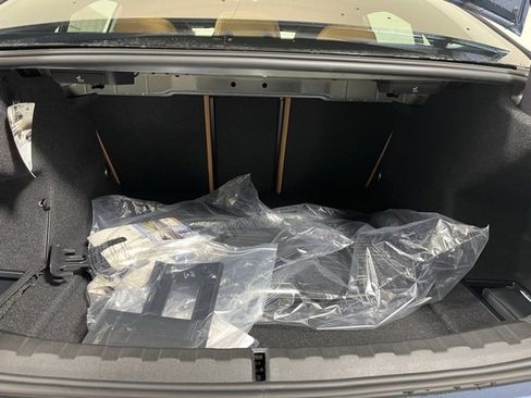 Used 2025 BMW 330i xDrive Sedan w/ Convenience Package image 21