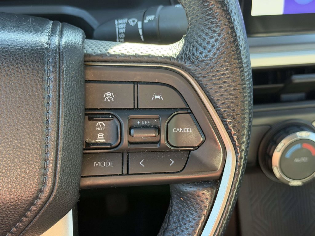 Used 2025 Toyota Tacoma TRD Off-Road AWD/4WD image 10