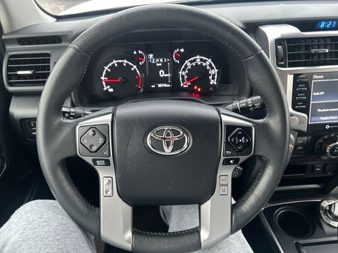 Certified 2022 Toyota 4Runner SR5 Premium w/ Moonroof Package AWD/4WD image 16